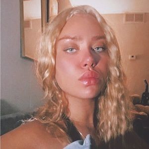 Meet your Posher, Milena